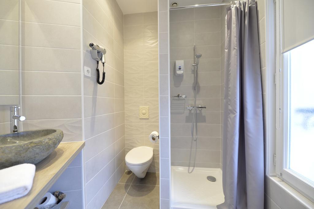 France Hotel Niort Bagian luar foto