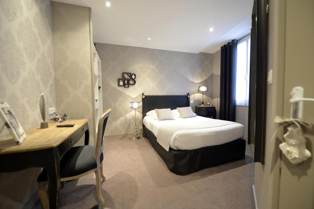 France Hotel Niort Bagian luar foto