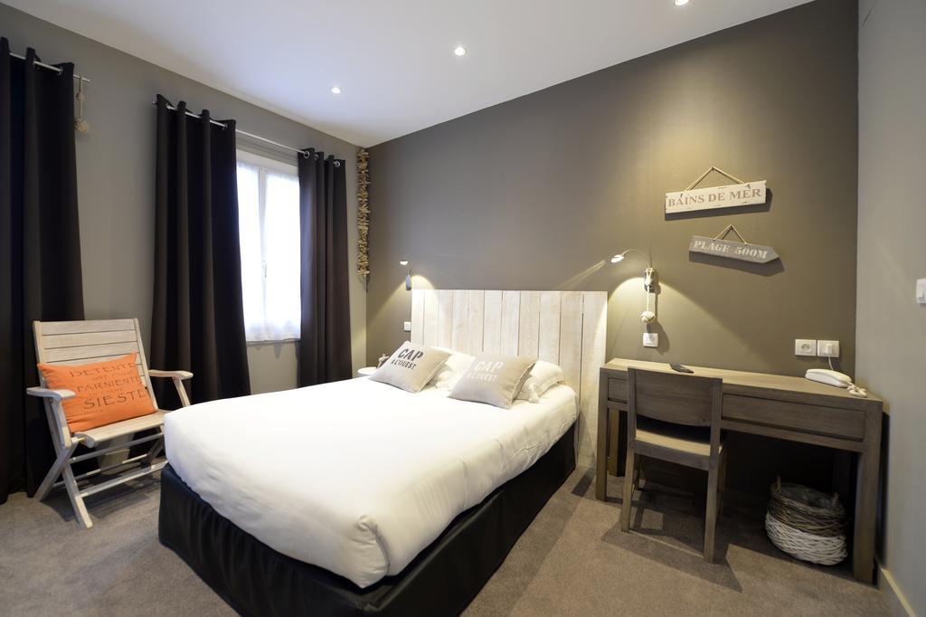 France Hotel Niort Bagian luar foto