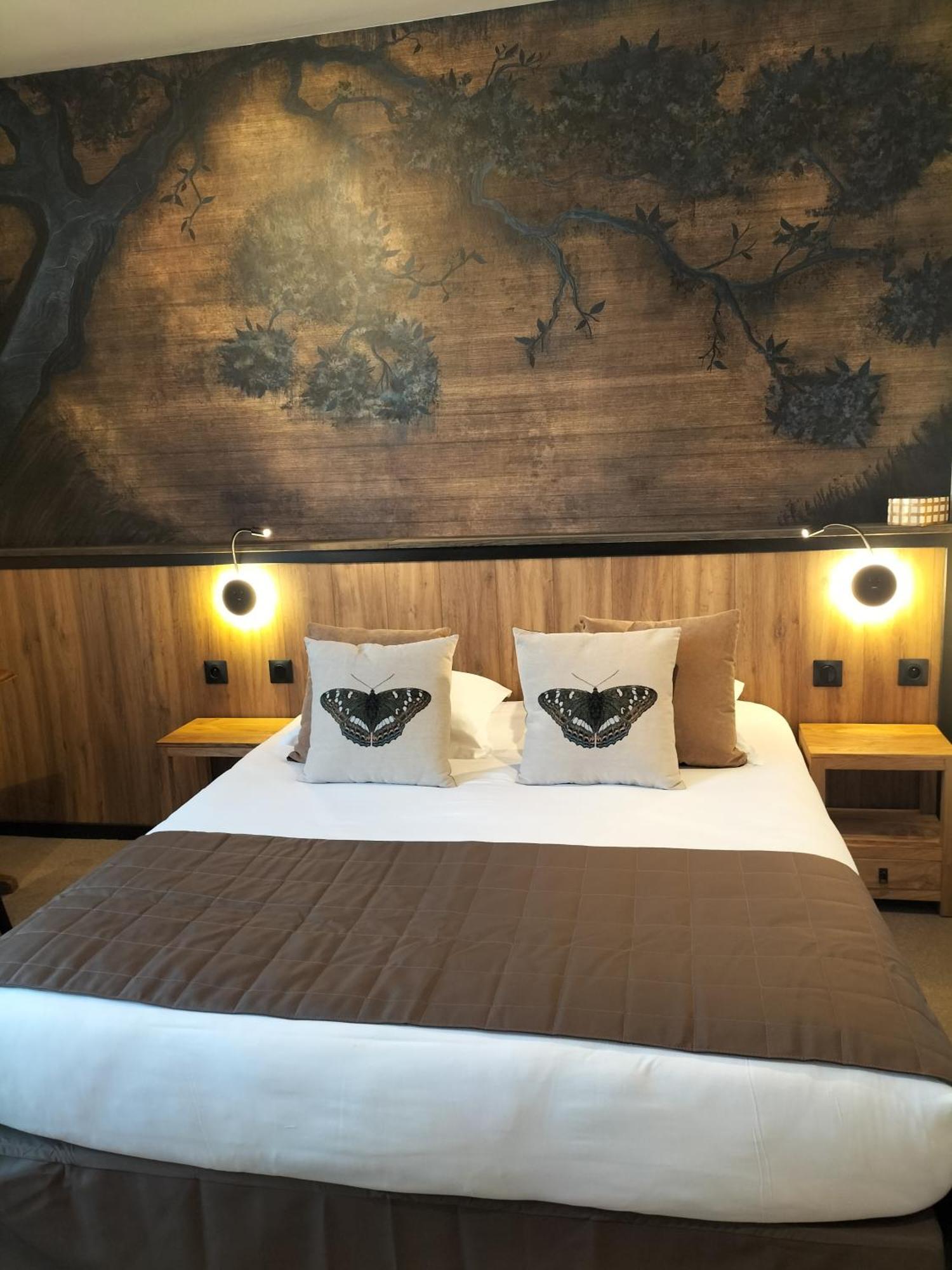 France Hotel Niort Bagian luar foto