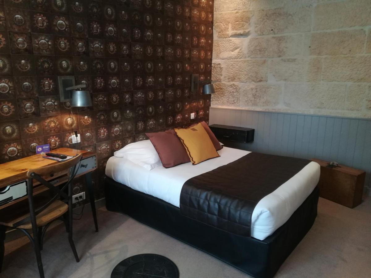 France Hotel Niort Bagian luar foto