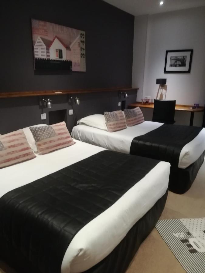 France Hotel Niort Bagian luar foto